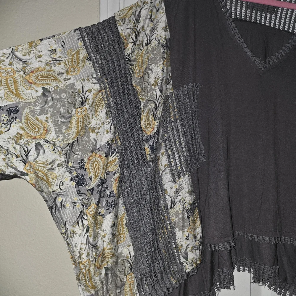 POL Soft V-Neck Boho Top Size M NWOTs - Picture 2 of 5